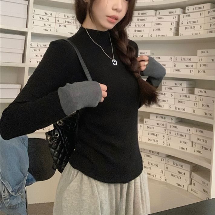 Color-Block Slim Fit Mock Neck Long Sleeve Knit Tee