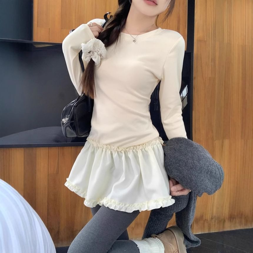 Ruffle Hem Fitted Long Sleeve Tee
