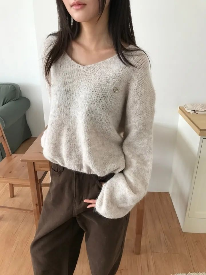 Relaxed V-Neck Drop Shoulder Knitwear