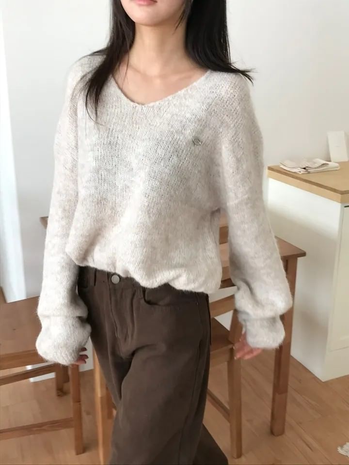 Relaxed V-Neck Drop Shoulder Knitwear