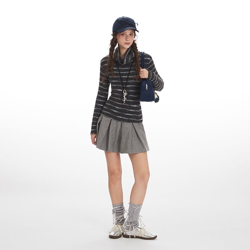 Turtleneck Striped Long-Sleeved Slim-Fit Sweater