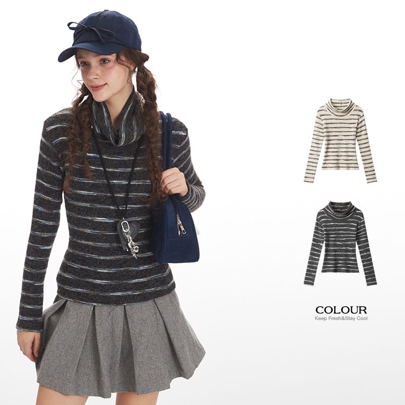 Turtleneck Striped Long-Sleeved Slim-Fit Sweater