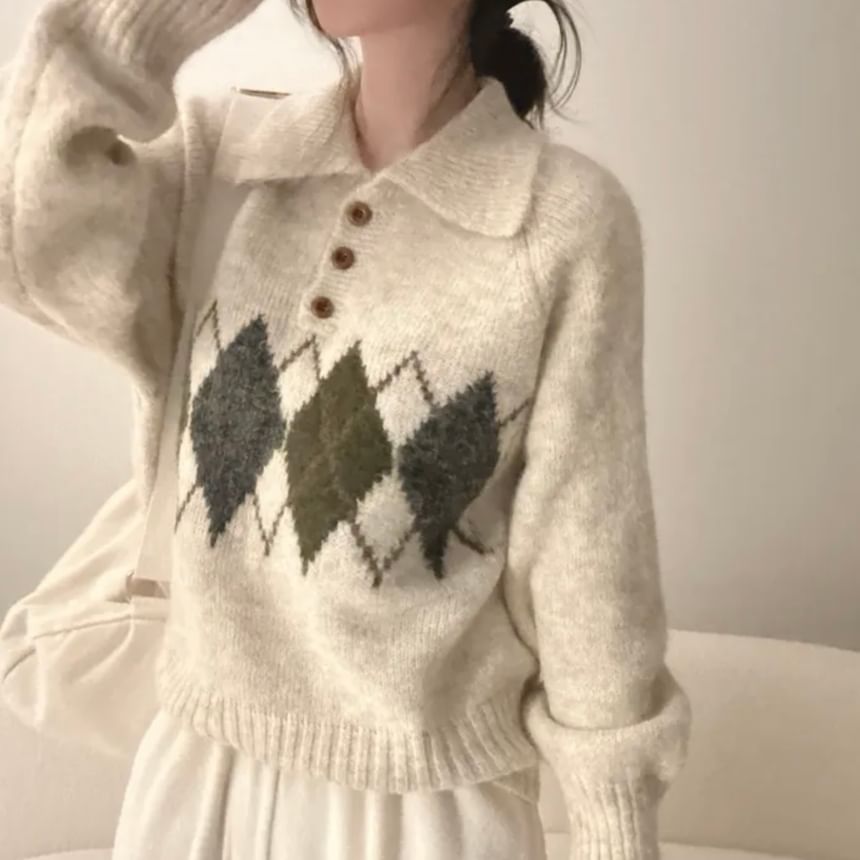 Oversized Argyle Sweater with Drop Shoulder & Collar