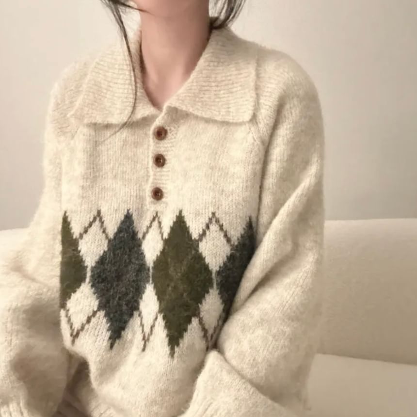 Oversized Argyle Sweater with Drop Shoulder & Collar