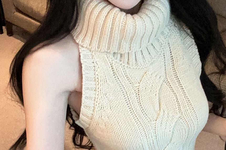 Cozy Turtleneck Cable Knit Fit Top with Halter Design