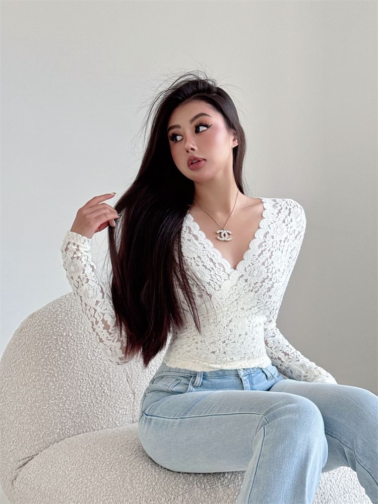 Lace-Trimmed V-Neck Crop Top with Long Sleeves
