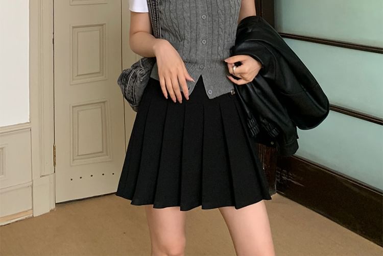 Classic V-Neck Cable Knit Sweater Vest