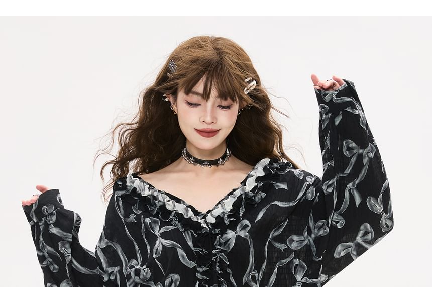 V-Neck Hooded Long Sleeve Shirt with Print