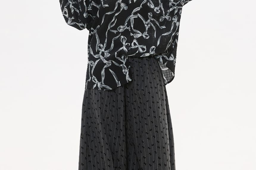 V-Neck Hooded Long Sleeve Shirt with Print