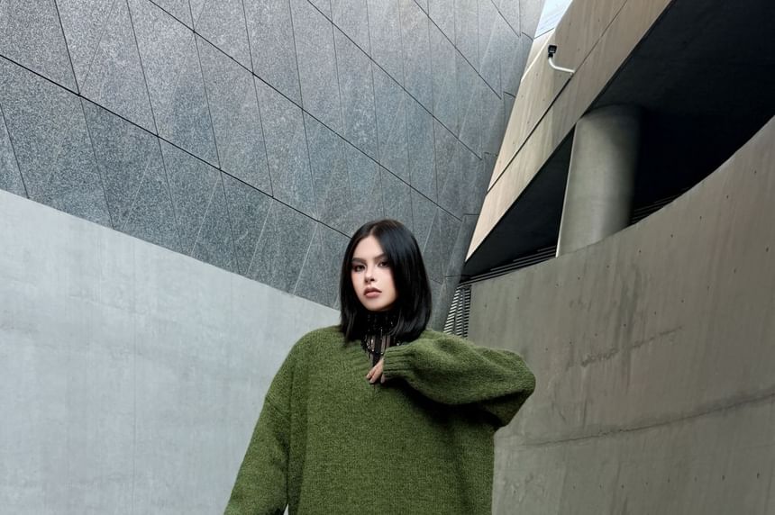 V-Neck Plain Knit Sweater