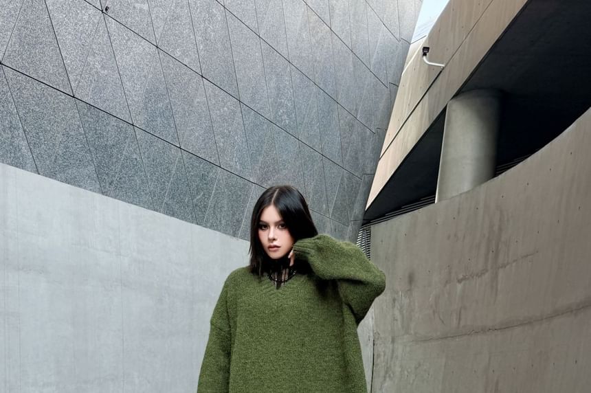 V-Neck Plain Knit Sweater