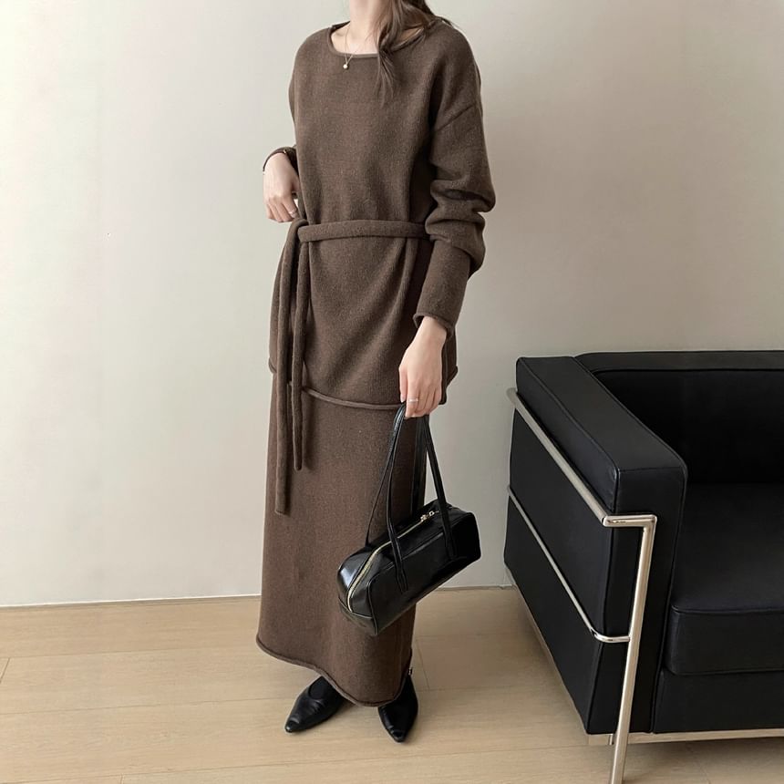 Crew Neck Sweater with High-Rise Knit Maxi Skirt Set