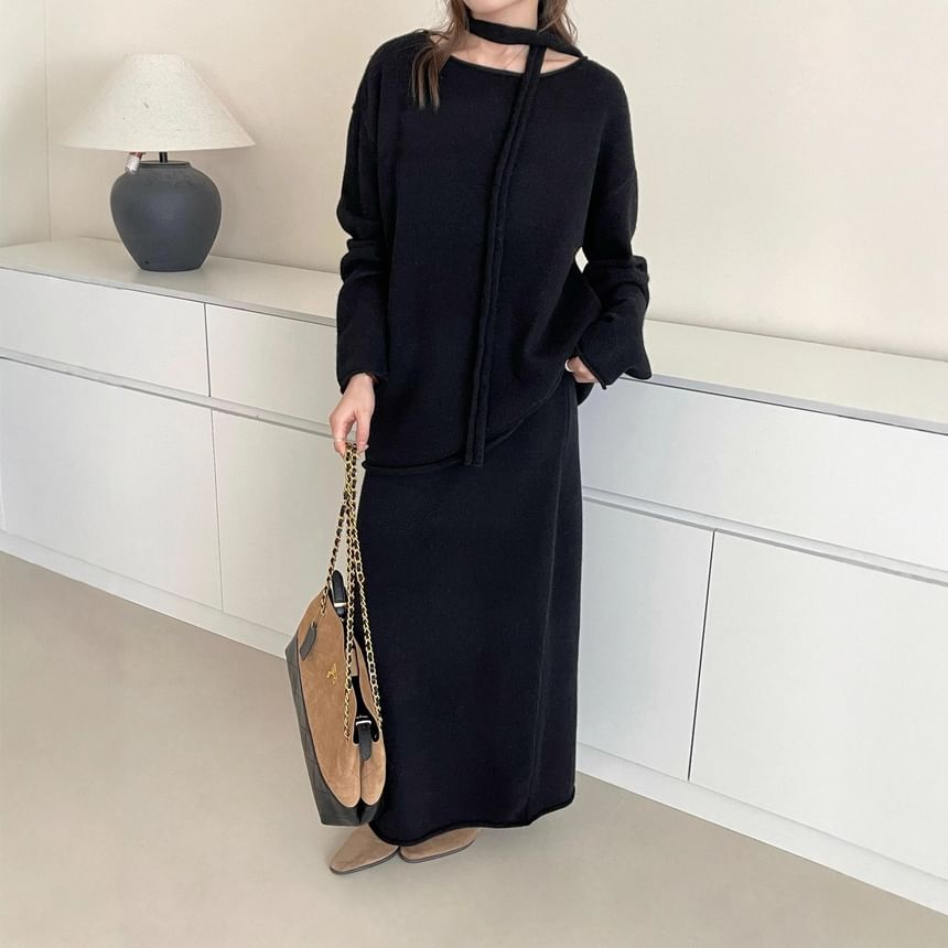 Crew Neck Sweater with High-Rise Knit Maxi Skirt Set