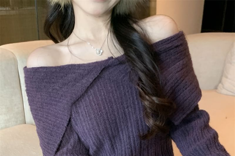 Ribbed Knit Off-Shoulder Pullover