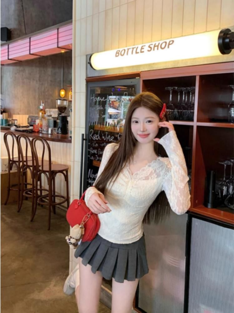 V-Neck Long Sleeve Lace Slim Fit Top