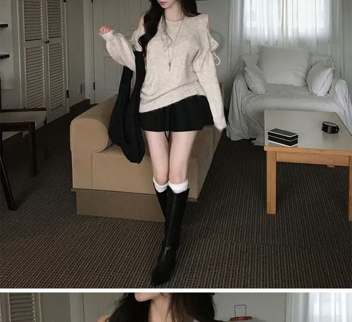 Cold-Shoulder Crewneck Knit Pullover with Minimalist Design