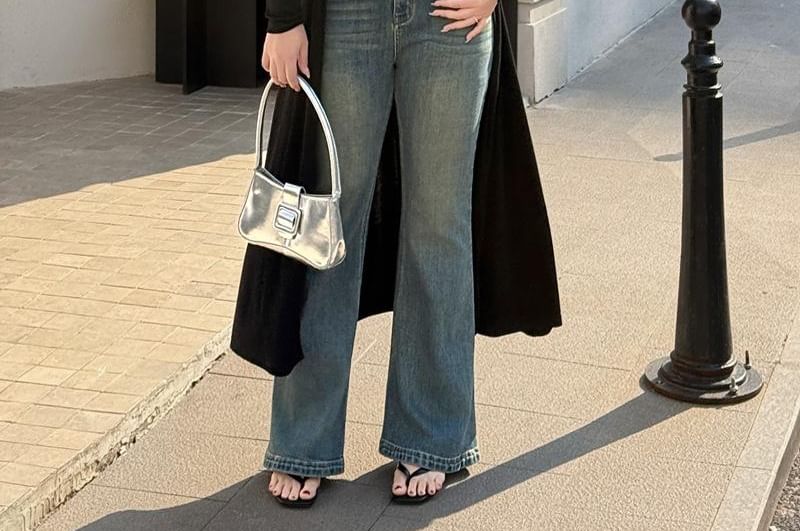 Short-Sleeve Scoop Neck Plain Slim Fit T-Shirt / High Waist Flared Jeans / V-Neck Button-Up Long Cardigan