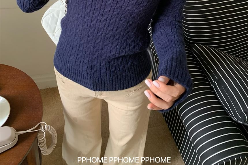 Crew Neck Cable Knit Pullover Sweater