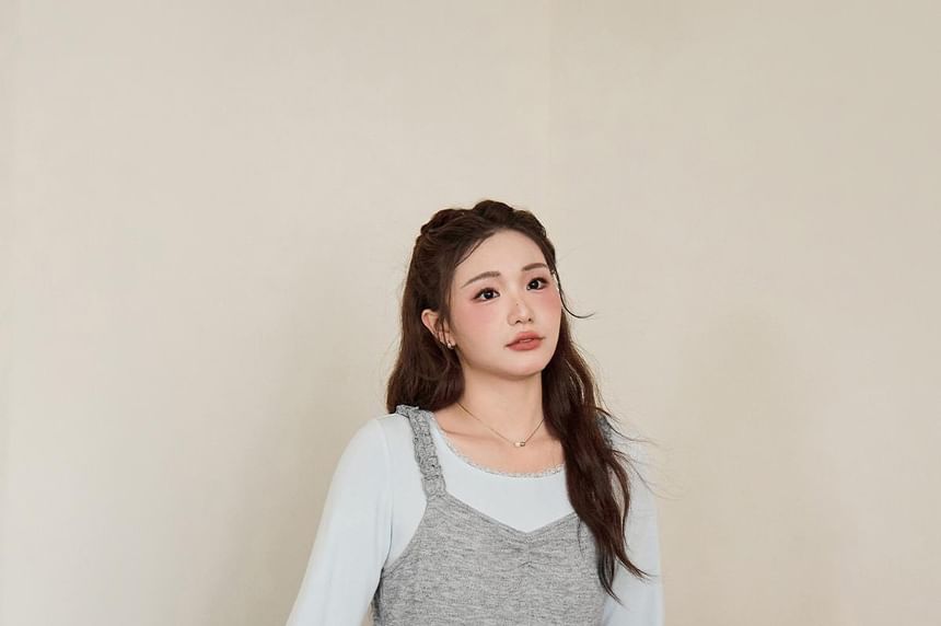 Lace Trim Scoop Neck Tee & Frill Camisole