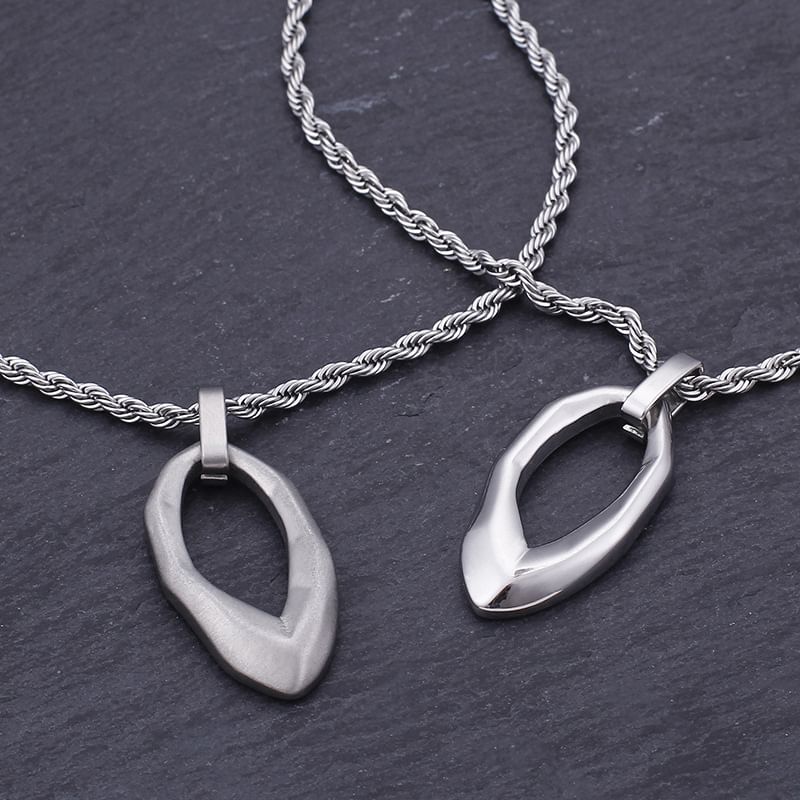 Hollow Oval Pendant Necklace