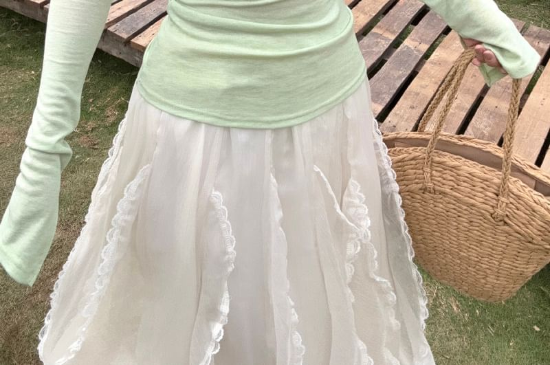 Scoop Neck Lace T-Shirt & Mesh Maxi Skirt