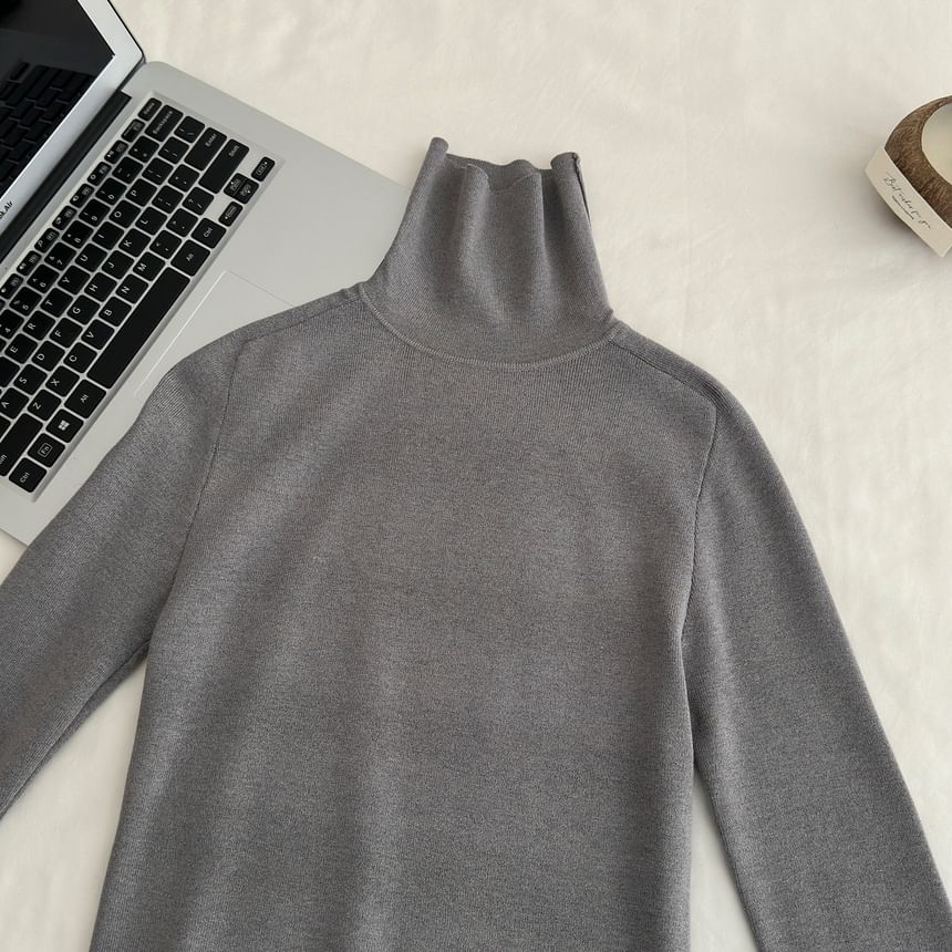 Long-Sleeve Mock Neck Plain T-Shirt / Spaghetti Strap Plain Mini A-Line Dress