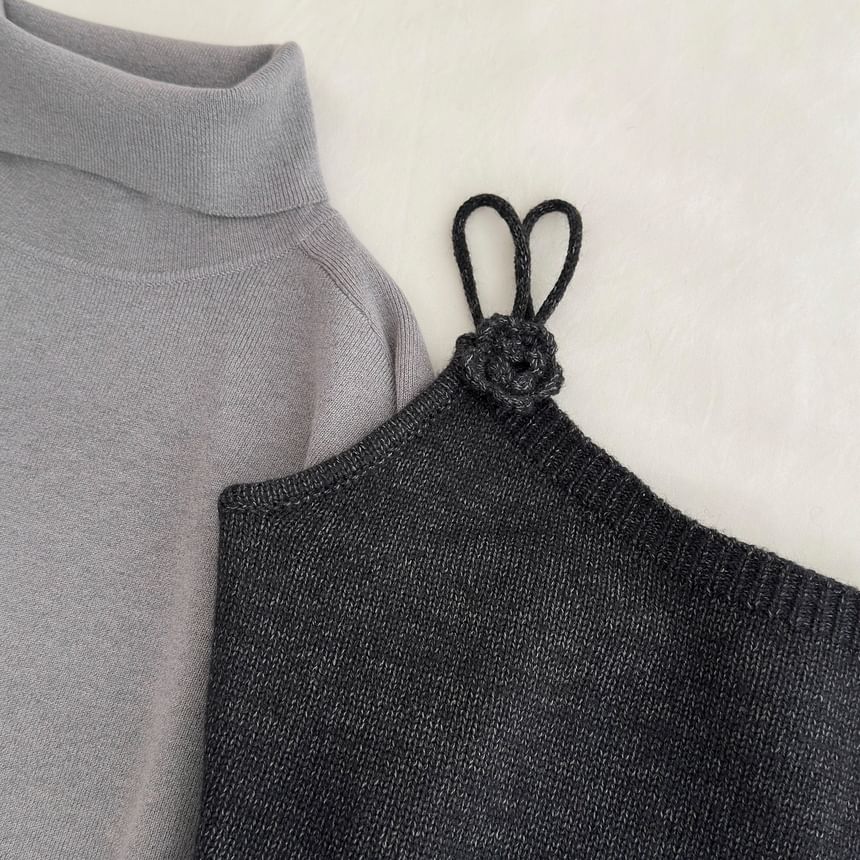Long-Sleeve Mock Neck Plain T-Shirt / Spaghetti Strap Plain Mini A-Line Dress