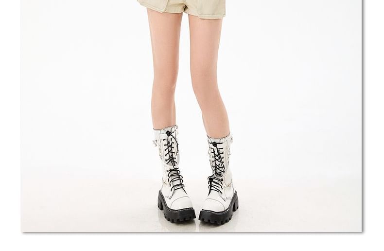 Mid Rise Plain Denim Pocketed Shorts