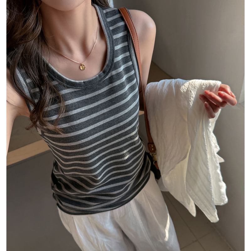 Striped Boxy Cut Sleeveless Casual Top