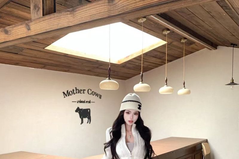 Stand Collar Zip-Up Plain Cable Knit Cardigan / Scoop Neck Slim Fit Tank Top / Low Rise Hot Pants