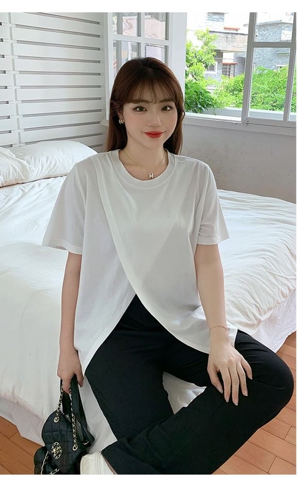 Slit Panel Round Neck Tee with Short Sleeves