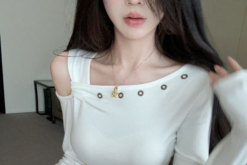 Asymmetric Cold-Shoulder Cropped Tee with Extended Sleeves