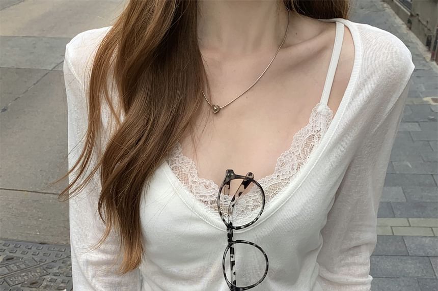 V-Neck Lace Panel Slim Fit Crop Camisole Top