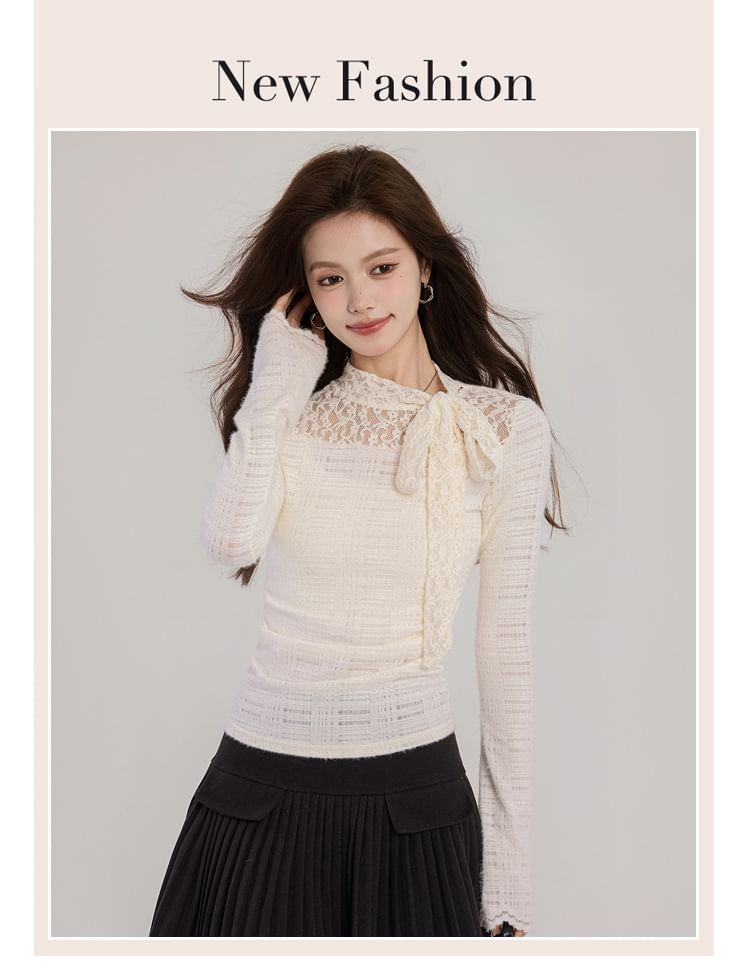 Mock Neck Lace Panel Ruched Slim Fit Top