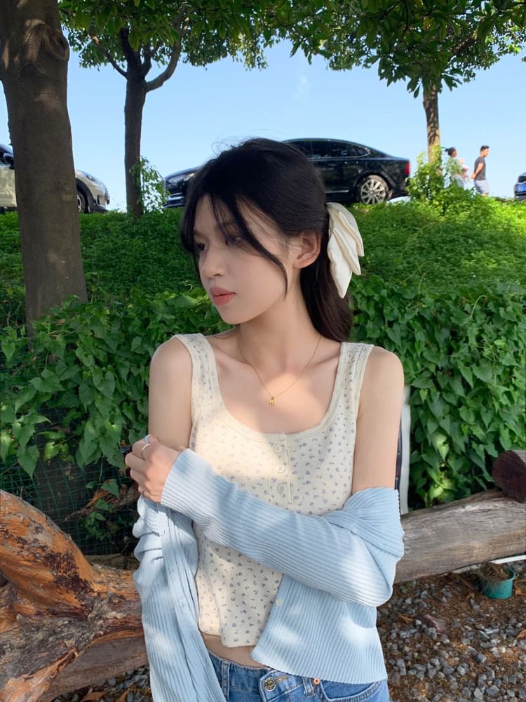 Buttoned Scoop Neck Tank Top