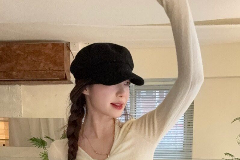 Twisted V-Neck Long Sleeve Top