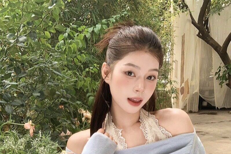 Cold Shoulder Ruched Two-Piece Lace Knit Top