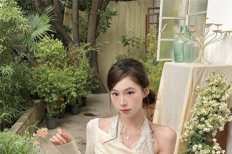 Cold Shoulder Mock Two Piece Lace Knit Top