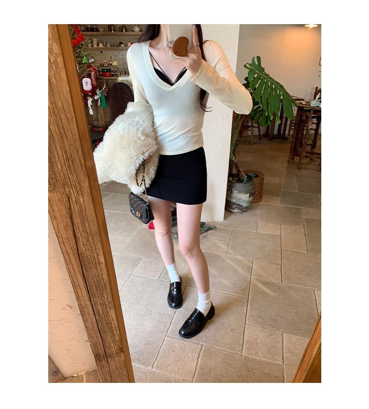V-Neck Long-Sleeve Basic Top