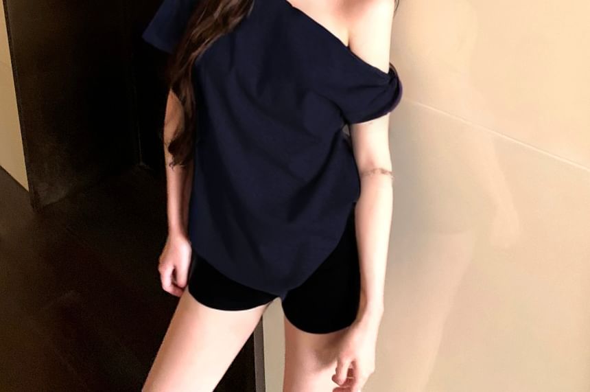 Asymmetric Twisted Knit Tee with One Shoulder