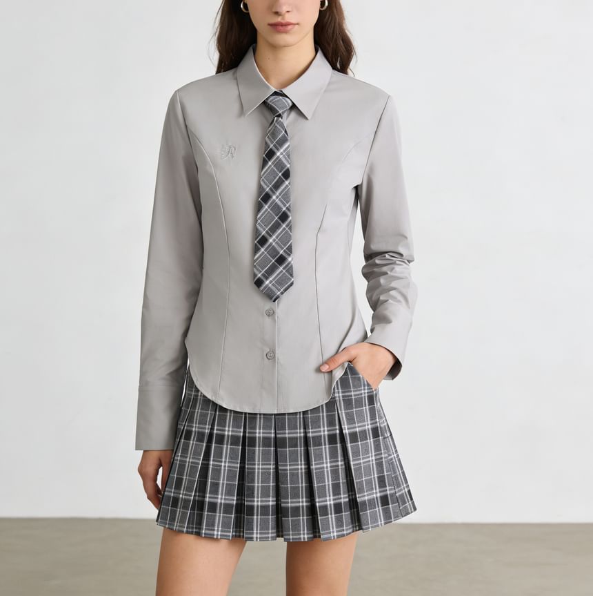 Rounded Hem Slim Shirt with Tie