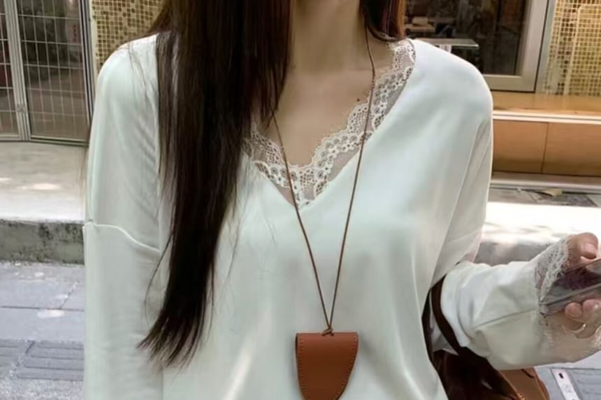 Casual Lace V-Neck Tee with Short Sleeves