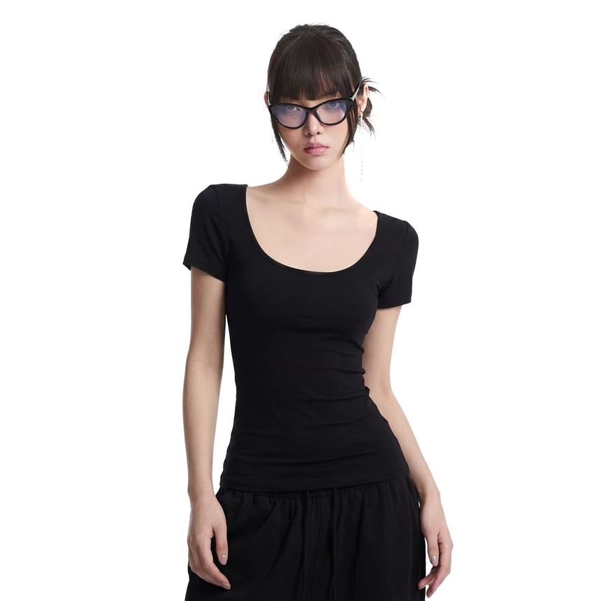 Scoop Neck Short-Sleeve Essential Tee
