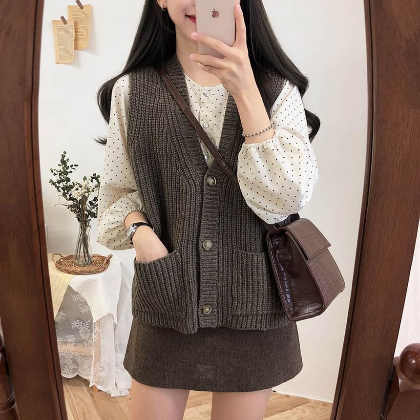 Dotted Round Neck Long-Sleeve Blouse