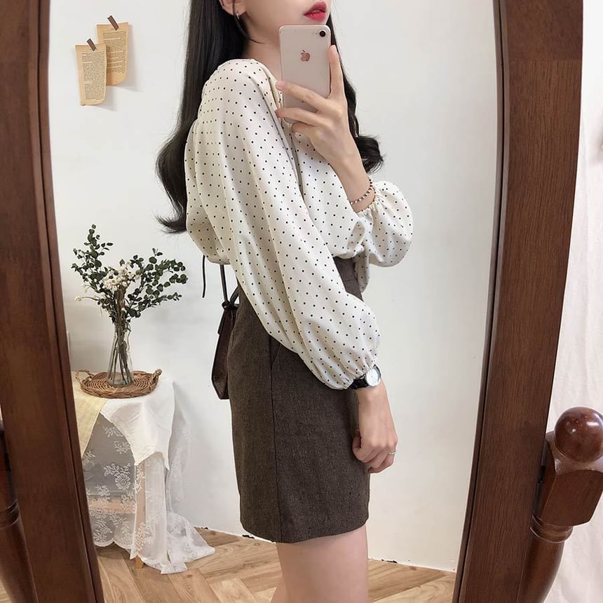 Dotted Round Neck Long-Sleeve Blouse