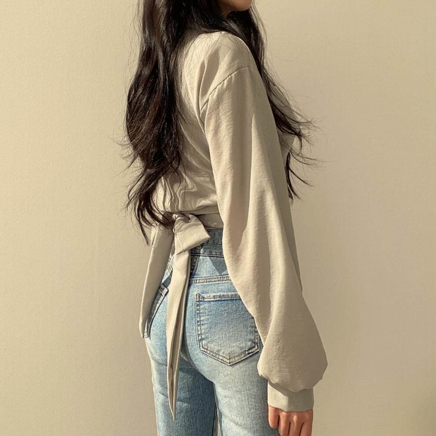 Ruched Tie-Back Collared Crop Shirt with Long Sleeves