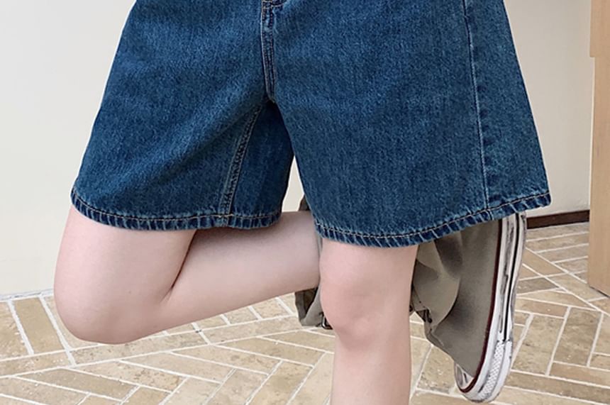 Mid Rise Washed Denim Wide Leg Shorts