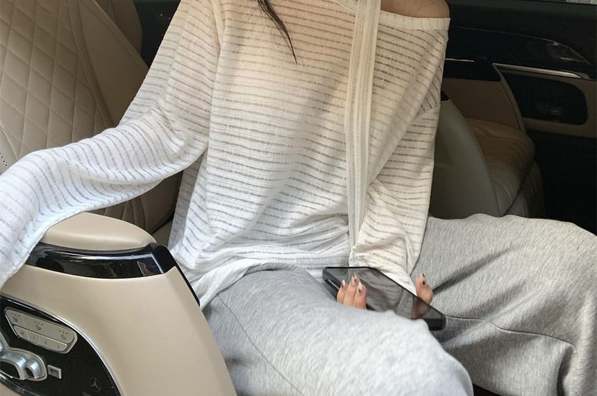 Oversized Off-Shoulder Tee with Long Sleeves and Stripes