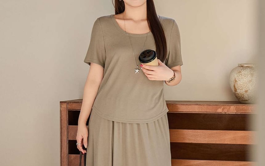 Scoop Neck T-Shirt and Maxi A-Line Skirt Set