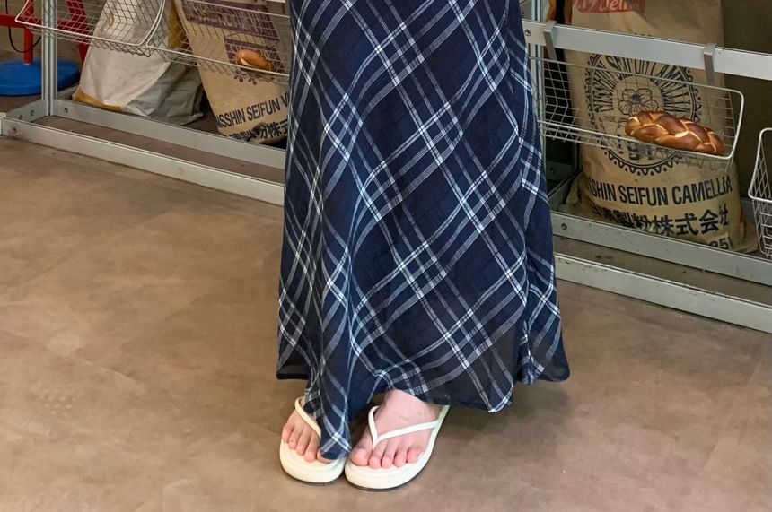 Mid Rise Plaid Maxi A-Line Skirt